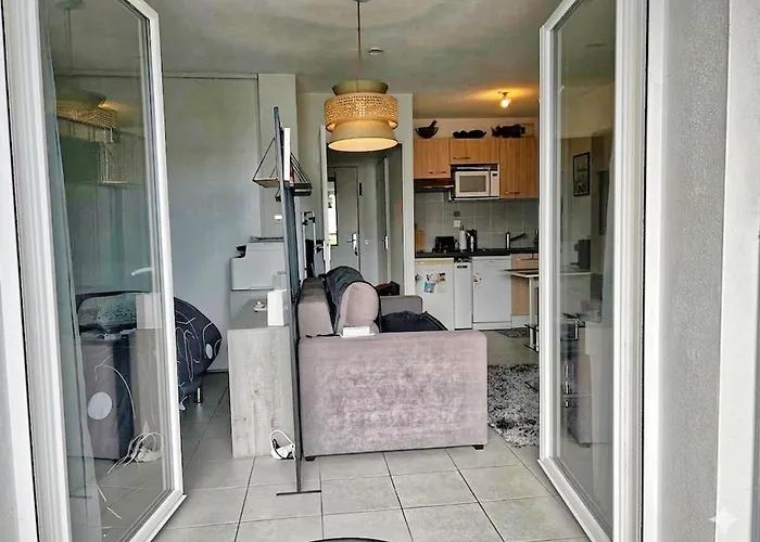 Grand Studio, Coin Nuit Separe, Terrasse Et Garage Privatif * Royan