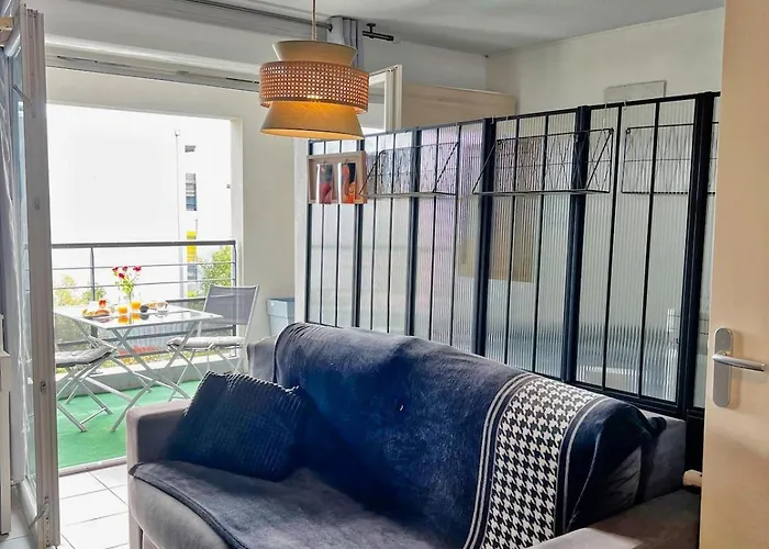 Grand Studio, Coin Nuit Separe, Terrasse Et Garage Privatif