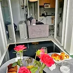 شقة Grand Studio, Coin Nuit Separe, Terrasse Et Garage Privatif *
