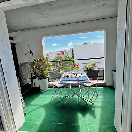 Grand Studio, Coin Nuit Separe, Terrasse Et Garage Privatif 鲁瓦扬
