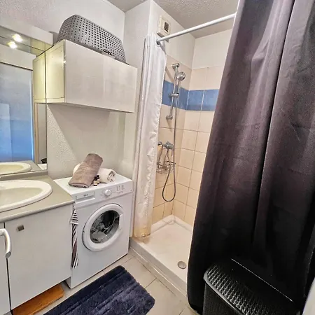 Grand Studio, Coin Nuit Separe, Terrasse Et Garage Privatif Royan