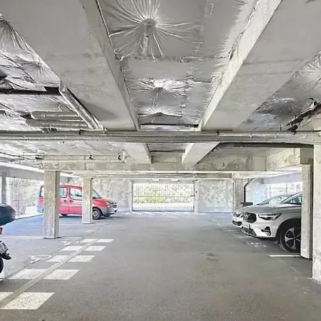Apartment Grand Studio, Coin Nuit Separe, Terrasse Et Garage Privatif *