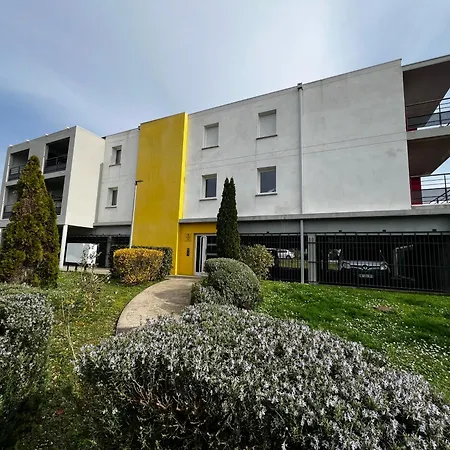 Grand Studio, Coin Nuit Separe, Terrasse Et Garage Privatif