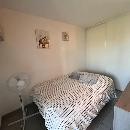 Grand Studio, Coin Nuit Separe, Terrasse Et Garage Privatif דירה רויאן