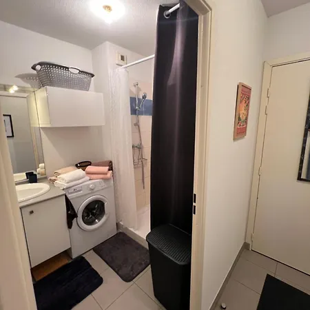 Grand Studio, Coin Nuit Separe, Terrasse Et Garage Privatif דירה