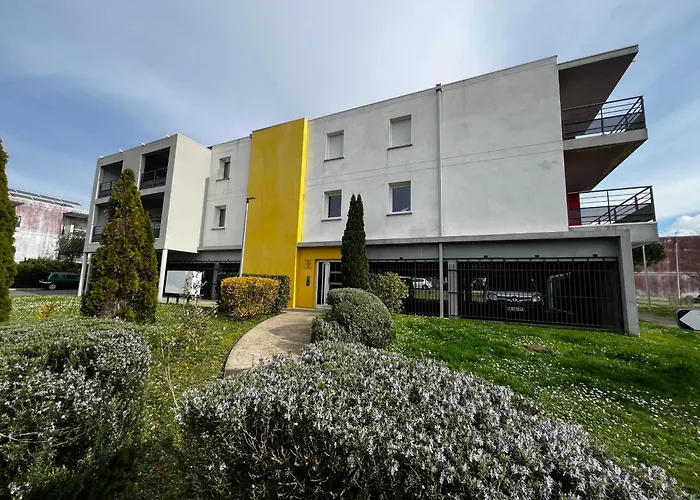 Grand Studio, Coin Nuit Separe, Terrasse Et Garage Privatif